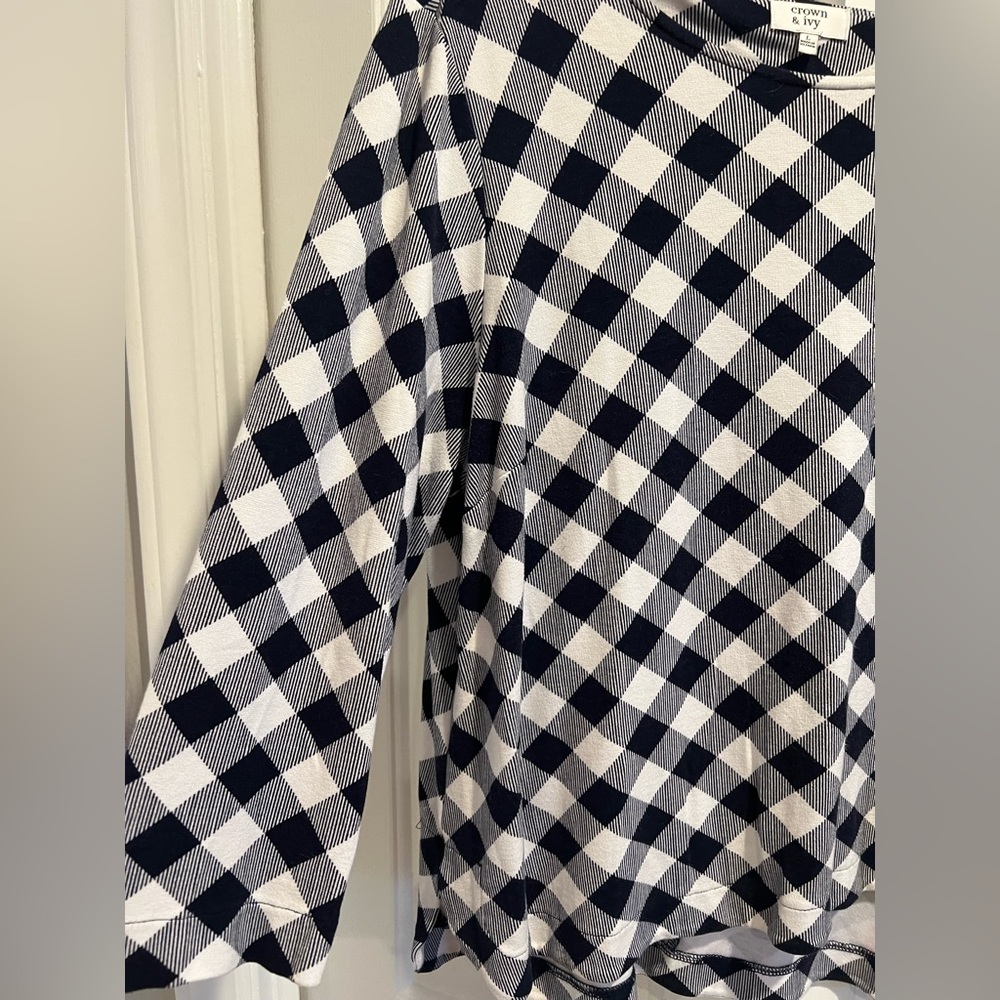 CROWN & IVY ๐ฟNavy & White Gingham Check Shirt w Rounded Neckline - Picture 6 of 7